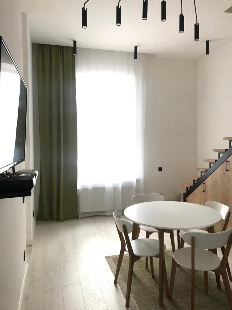 Two Level Appartment In The Centre Of リヴィウ エクステリア 写真